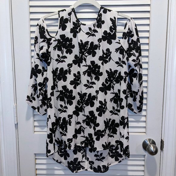 EUC Vince Camuto Cold Shoulder Blouse Small Black/White Floral Keyhole Summer. - Picture 1 of 9